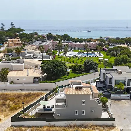 Vila Coast